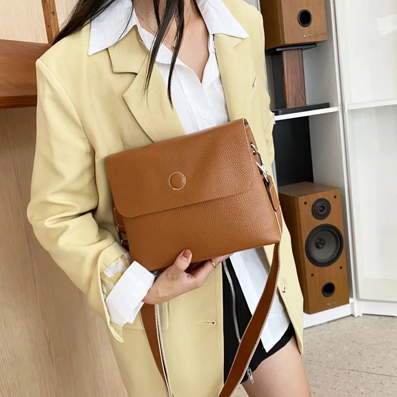 Женская сумка-мешок из воловьей кожи с одной лямкой |