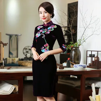 

Half Sleeve Mini Cheongsam For Young Lady Slim Vestidos Embroidery Flower Sexy Tight Qipao Traditioanl Vintage Button Dress