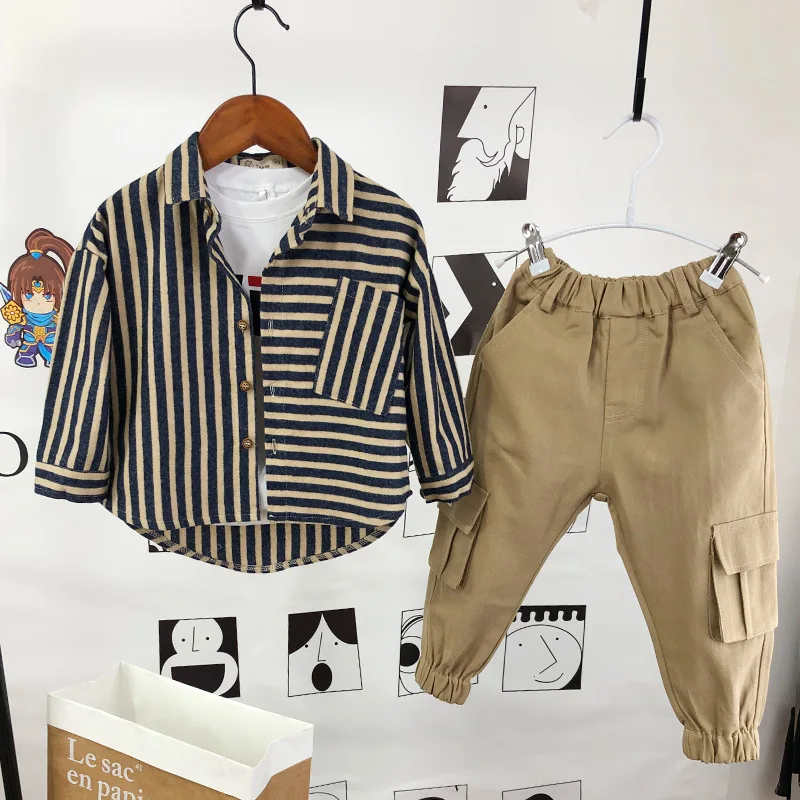 coffee 3pcs sets Комплекты детской одежды г., новая осенняя рубашка в полоску для маленьких мальчиков+ белая футболка+ брюки-карго костюмы из 2 предметов спортивные костюмы для мальчиков, комплекты для малышей - Цвет: coffee 3pcs sets