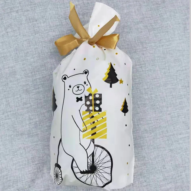

50 Pieces 15x23.5x6cm Merry X-Mas Gift Bags Candy Bag Packing White Golden Christmas Tree Gift Boxes Bags