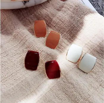 

2020 New Style Fashion Ear Stud Retro Elegant Autumn and Winter Earrings Women's Simple Elegant Ornament