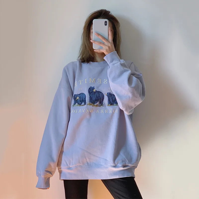 

2020 autumn and winter new casual fashion loose print embroidery round neck three bear cartoon pullover