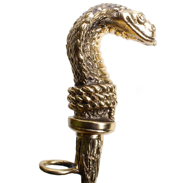 Рисунок 3 - Подарочная ложка для обуви «Кобра» с держателем (41 см