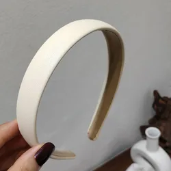 Ruoshui Vintage Pu Leather Non - Slip Turban Hairband - Korean Style Fashion Accessory (White)