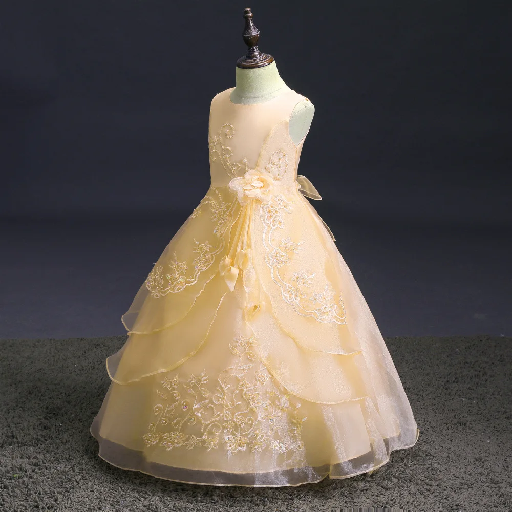 12208397879_398679731