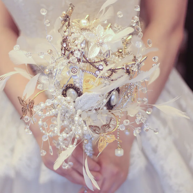 IFFO Bride Holding Flower Rose Crystal Bouquet Feather Pearl Crown Scepter Wedding Custom Handmade Luxury | Свадьбы и торжества
