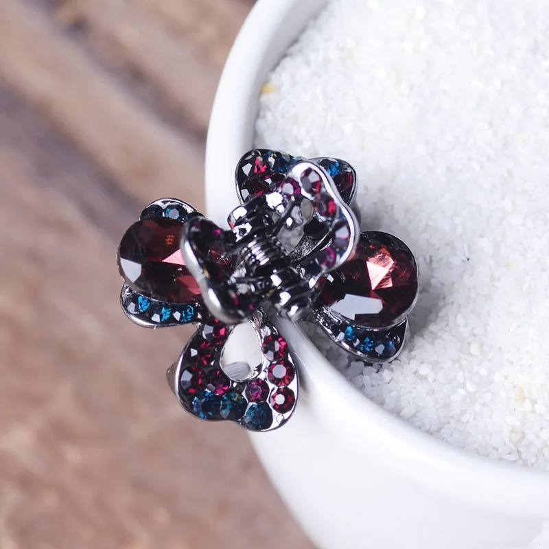 Hair Clips Women Hair Accessories Crystal Clover Flower Hair Claw