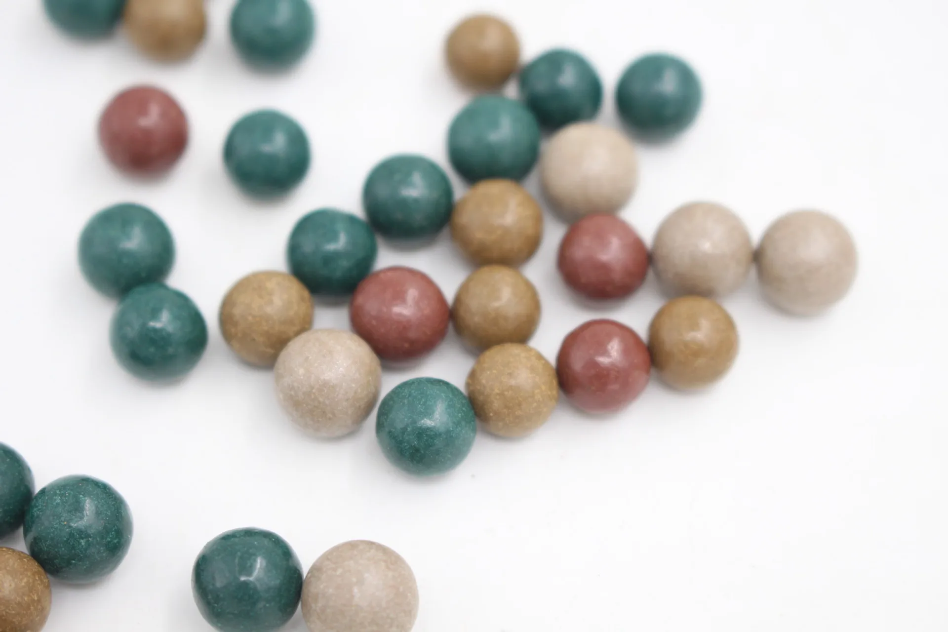 100pcs/pack Slingshot Mud Balls Beads for Hunting Sling Shot Catapult Ammo Description Image.This Product Can Be Found With The Tag Names Mud balls beads hunting, Paintball hunting balls, Paintball slingshot ammo, Wargame balls accessories