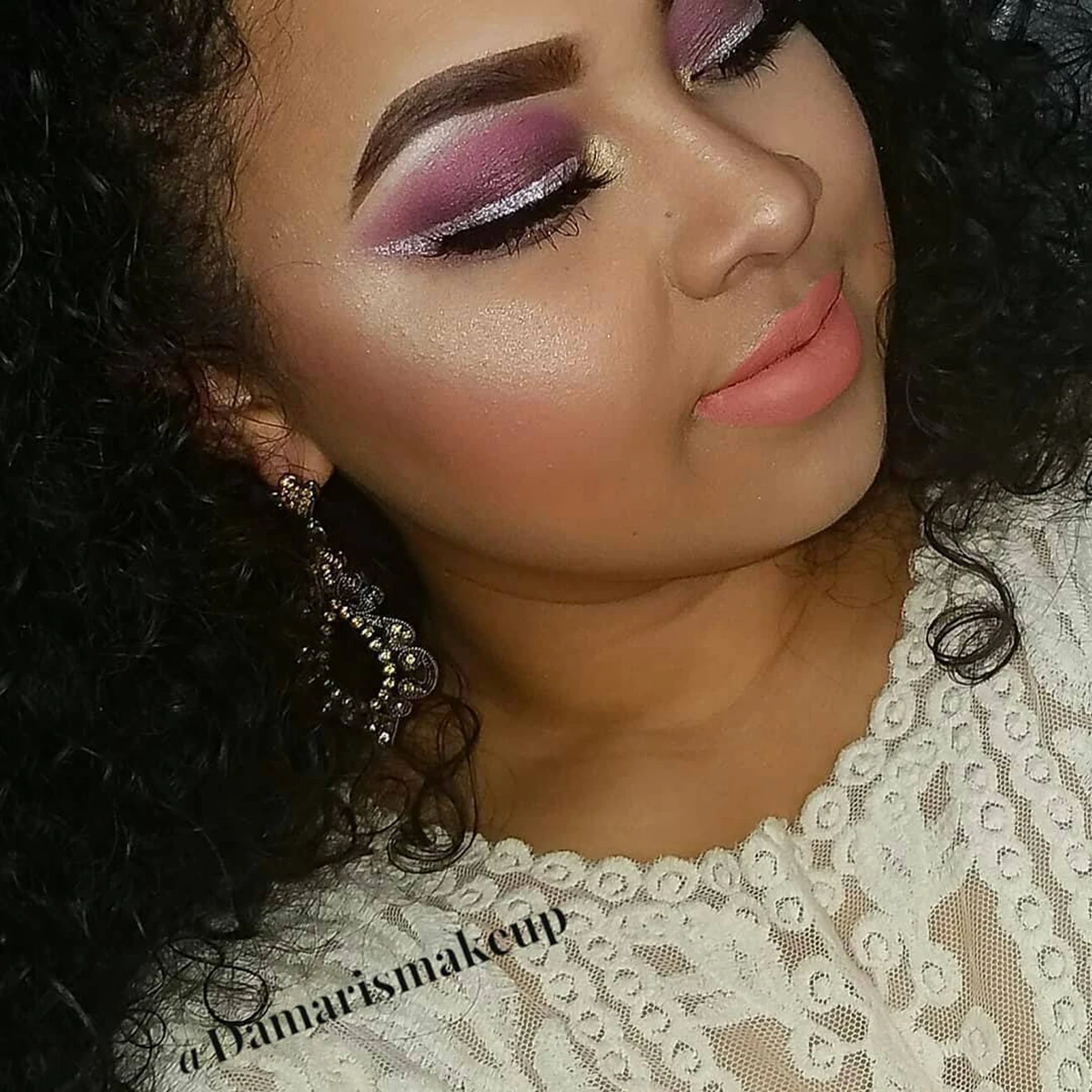 Палетка теней для век Beautybigbang идеально подходит для растушевки, подчёркивая как красиво смелые, так и тонкие 10 очаровательных теней для век