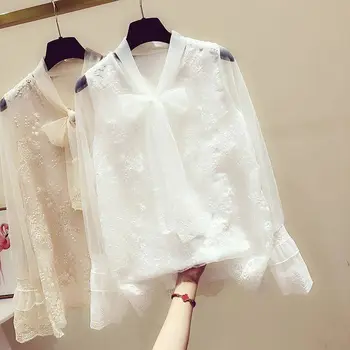 

Spring Summen Women Shirts New Fashion White Bow Tie Top Lace Temperament Female Bottoming Shirt Loose Women