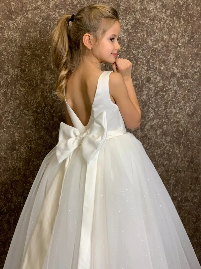 FATAPAESE Flower Girl Dress With Bow Long Train Flower Lace Pearls Dresses Satin Tutu First Communion Dress Ivory Girl Dress