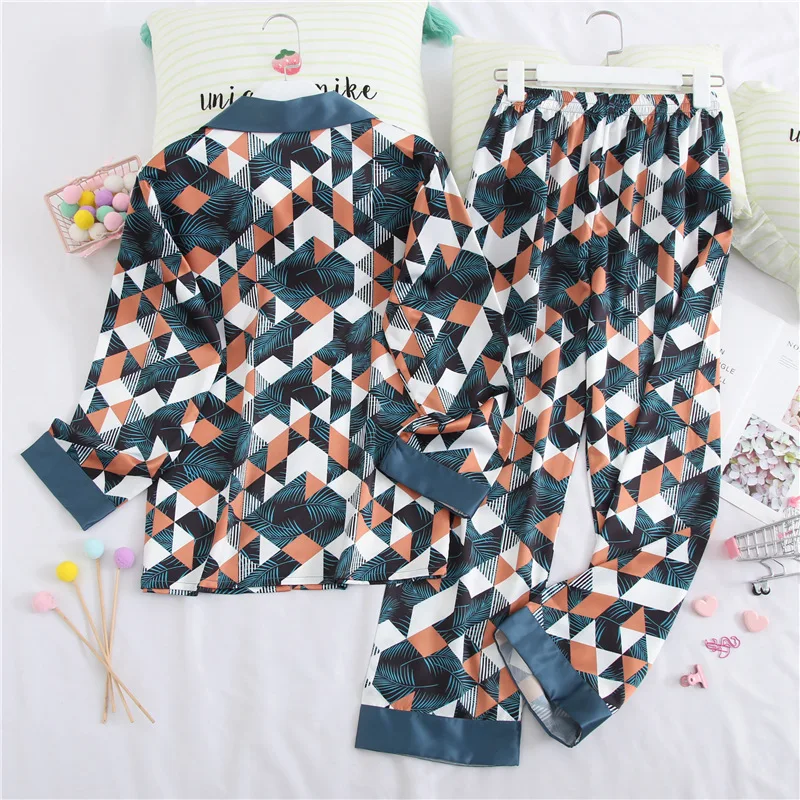 13473939997_1077129696