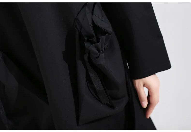 [EAM] женское черное асимметричное платье с карманами и разрезом, новинка, высокий воротник, длинный рукав, свободный крой, мода, весна-осень, 1K729