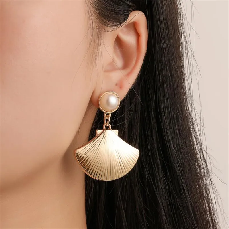 

Fashion Earrings for Women 2019 Statement Gold Silver Color Shell Pearl Large Earrings Exaggeration Sector Earring Woman Jewelry