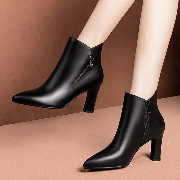 

Leather short boots autumn winter side zipper fashion drill rough heeled heels women's boots head layer cowhide 8cm