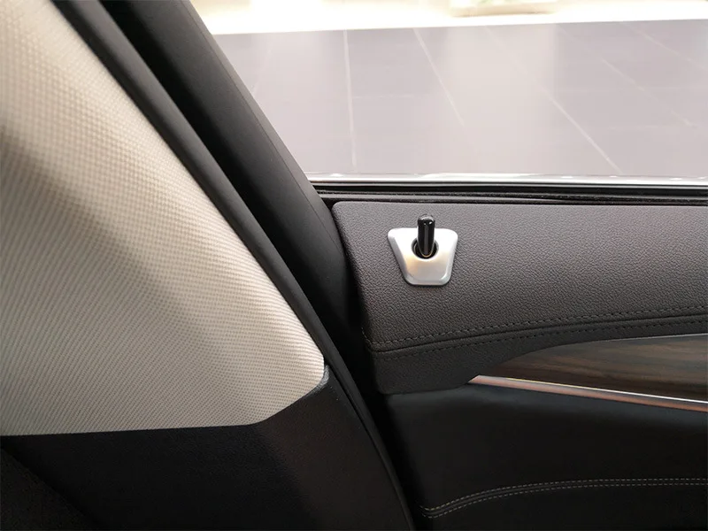 9048608241_1018067599