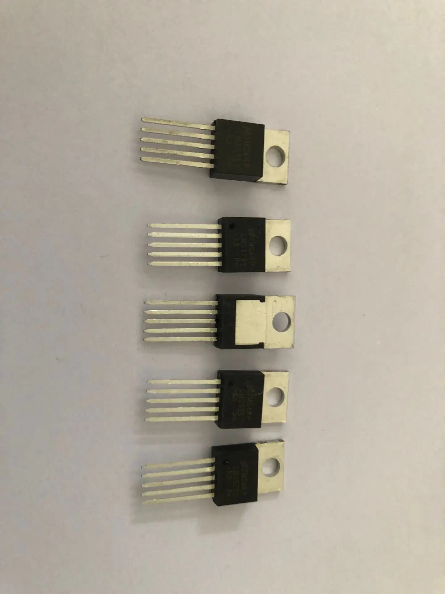 5pcs LM2575T-5.0 5V TO-220-5 LM2575 Voltage Regulator