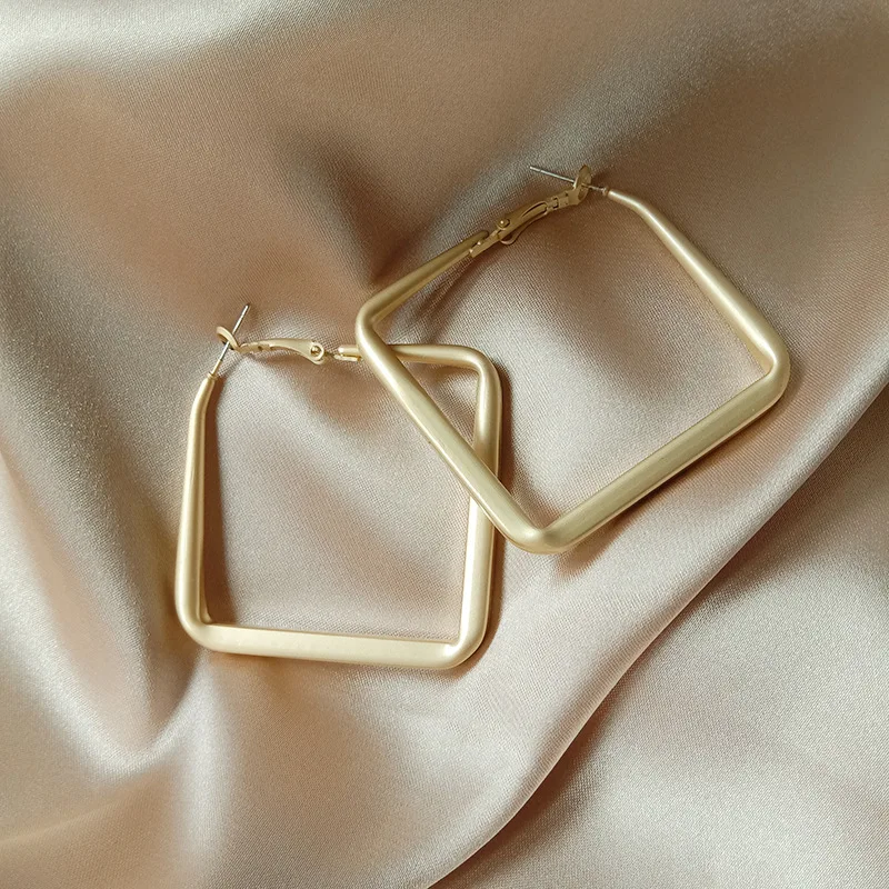 

2020 High Quality Exaggerated Matte Gold Color Square Hoop Earrings Elegant Simple Earring For Women Jewelry Boucle D'oreille