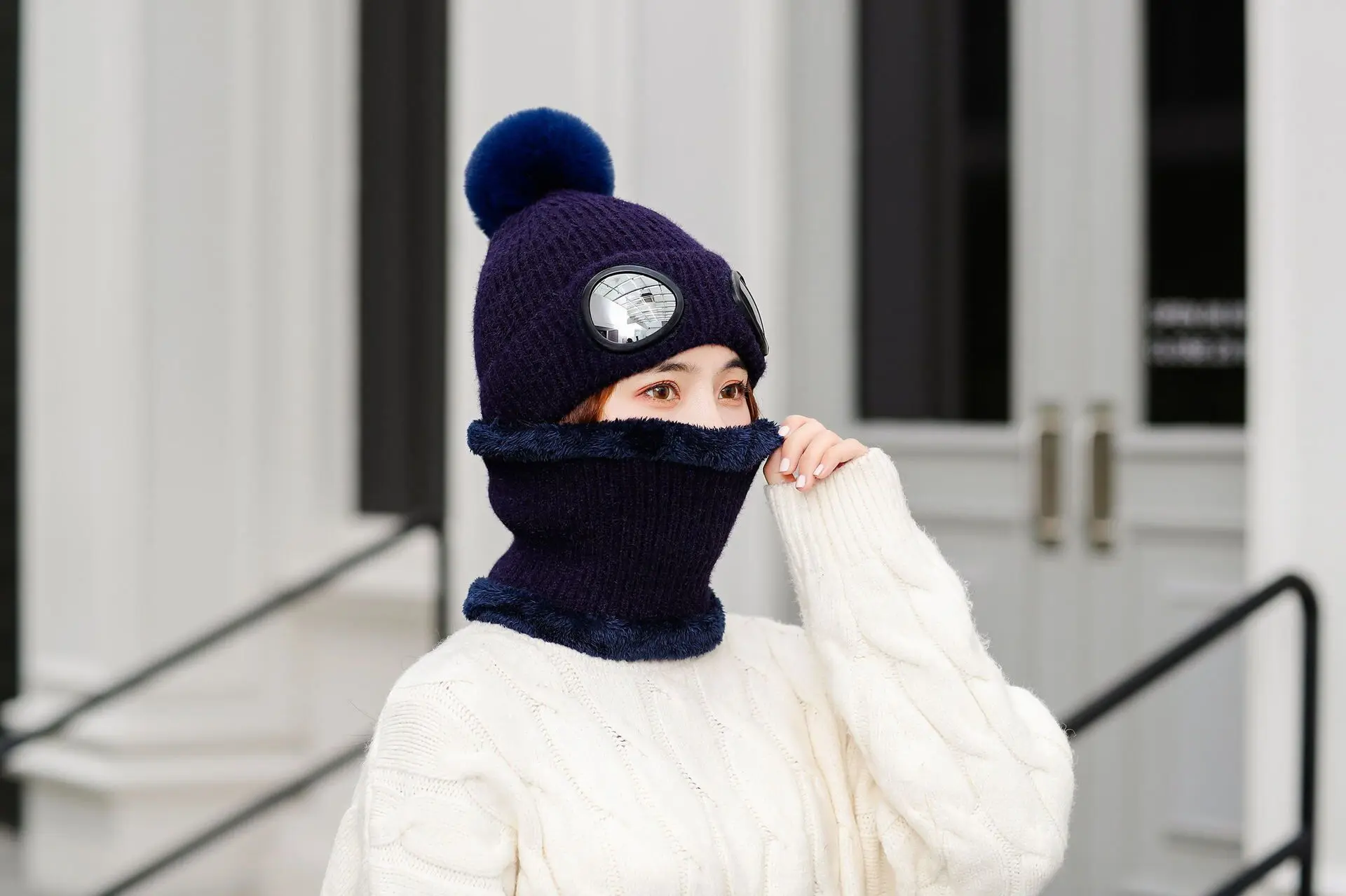 Новое вязаное, тёплое, зимнее шапочки-шапочки Skullies Съемная Лыжная Шапочка с очками для мужчин и женщин Кепка для занятий спортом на открытом воздухе комплект из 2 предметов