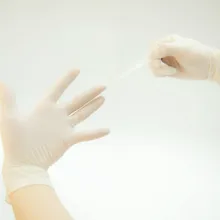 Одноразовые перчатки для осмотра из натурального латекса удобные защитные перчатки для чистки