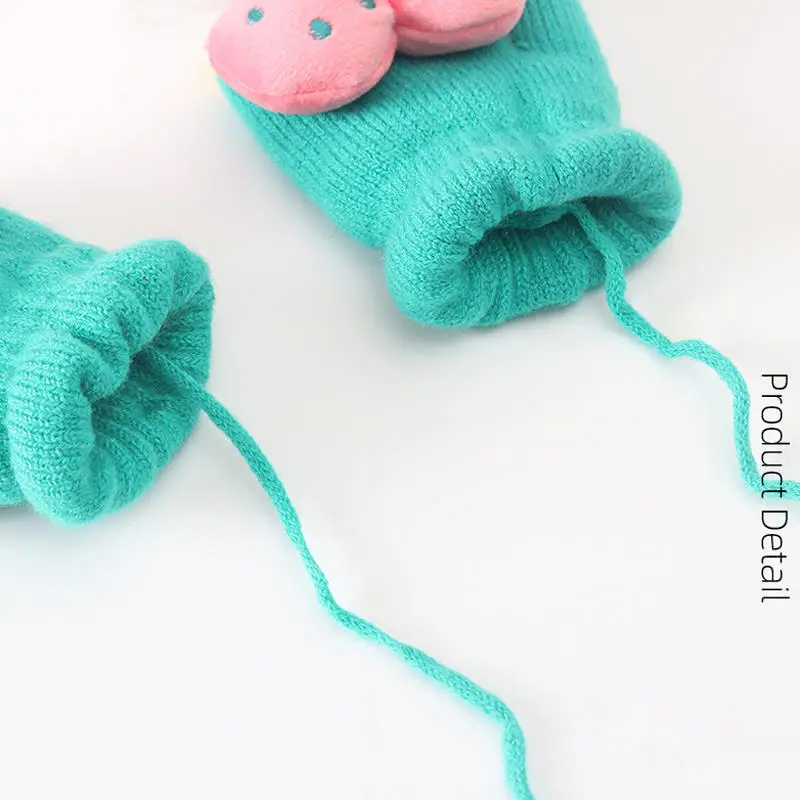 Wecute мультфильм Милая Божья коровка форма младенческие детские перчатки зимние детские перчатки вязаная сумка относится к висячим шеи двойные перчатки для От 3 до 6 лет