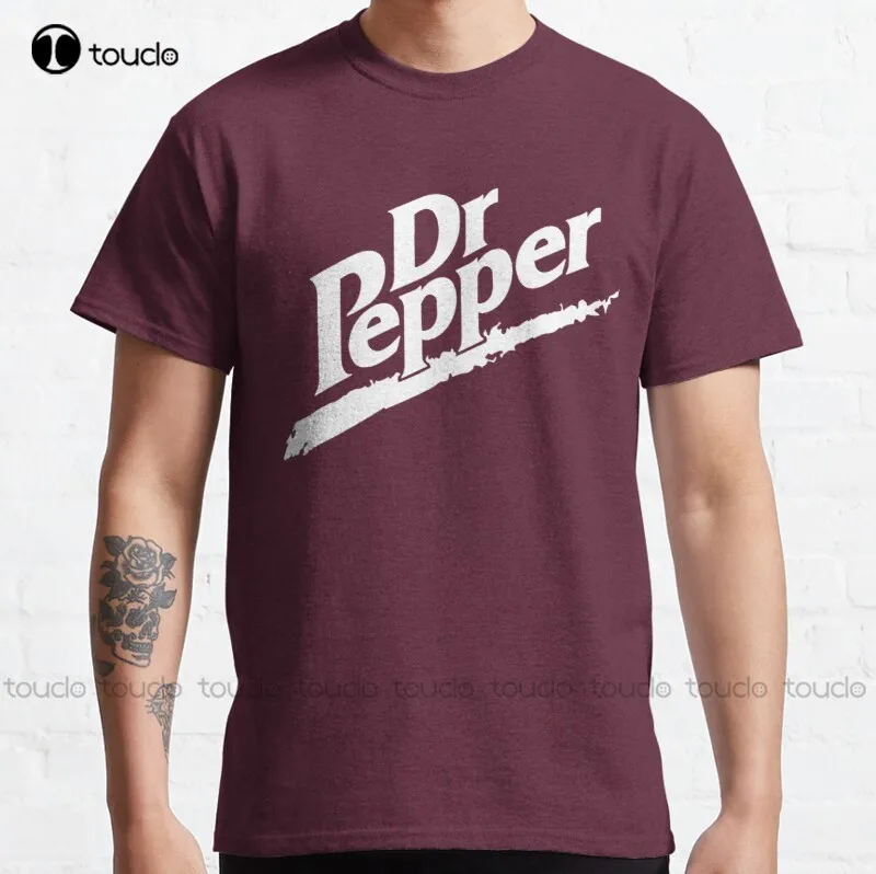 New Dr Pepper 90S Maroon Background Classic T-Shirt Camicia Bianca Donna T-Shirt In Cotone S-5Xl Unisex