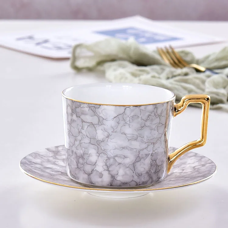 Северная Европа Стиль Керамическая кофейная чашка блюдца Костюм Золотой послеобеденный чай черный чай чашка костяного фарфора керамика чашка Бизнес подарки - Цвет: Brightgrey