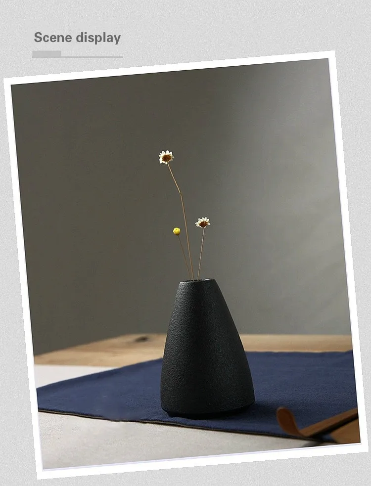 Petit vase cocooning en céramique noire
