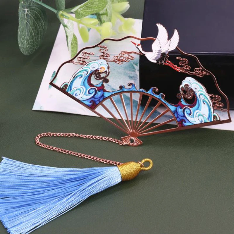 

1 Pcs Retro Chinese Style Fan Shape Cat Dragonfly Crane Lotus Flower Tassel Pendant Metal Bookmarks Book Marker Gift Stationery