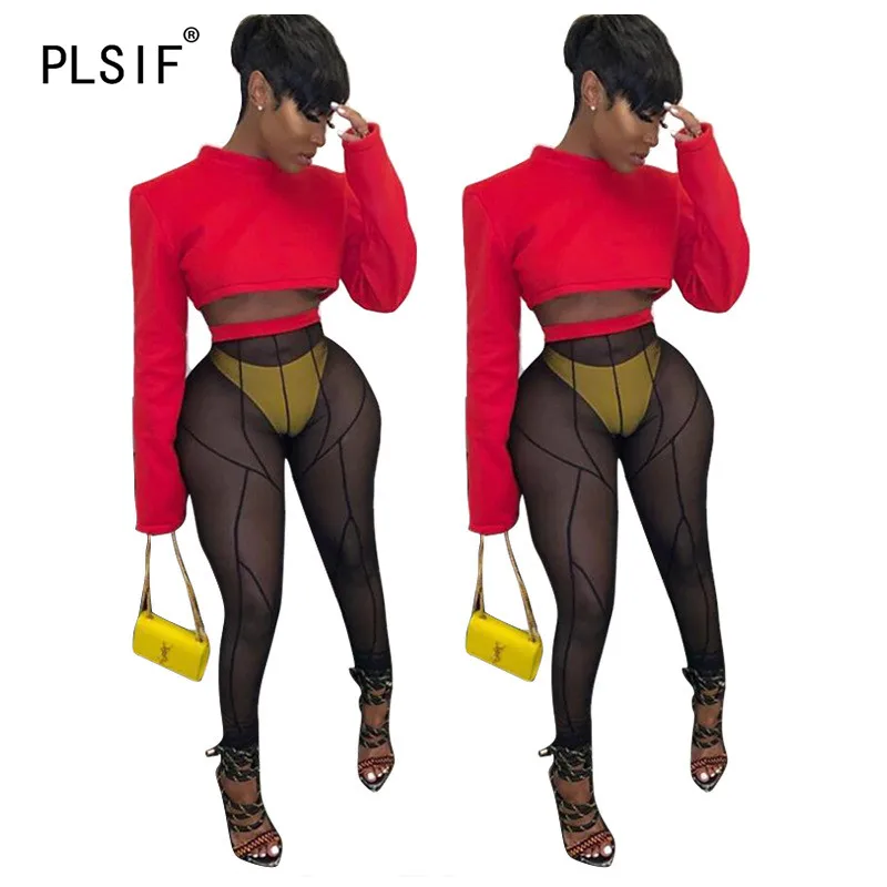 Красный укороченный топ с круглым вырезом и длинными рукавами черные леггинсы