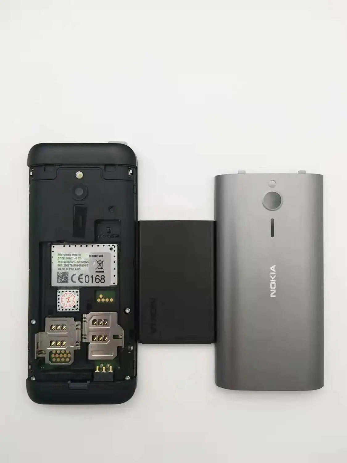 230 Nokia 230 разблокированный GSM 2,8 дюймов две sim-карты и одна карта 2MP QWERTY клавиатура английский Восстановленный мобильный телефон