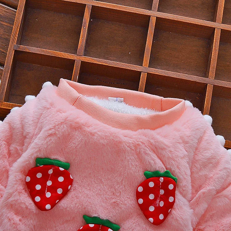 4590670286_1702989597