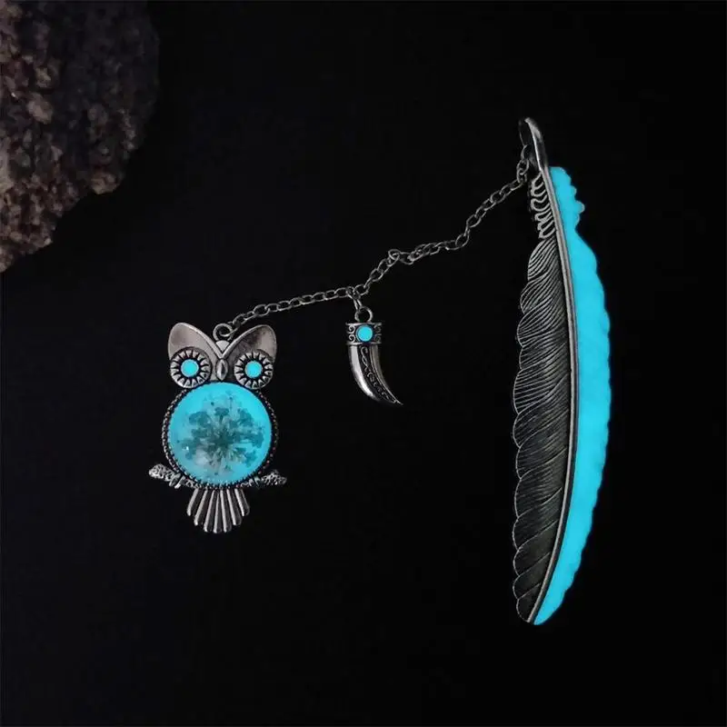 

Luminous Feather Owl Bookmark Retro Light Alloy Bookmark Fluorescent Crystal Dried Flower Glow In Dark Bookmark Separator Page