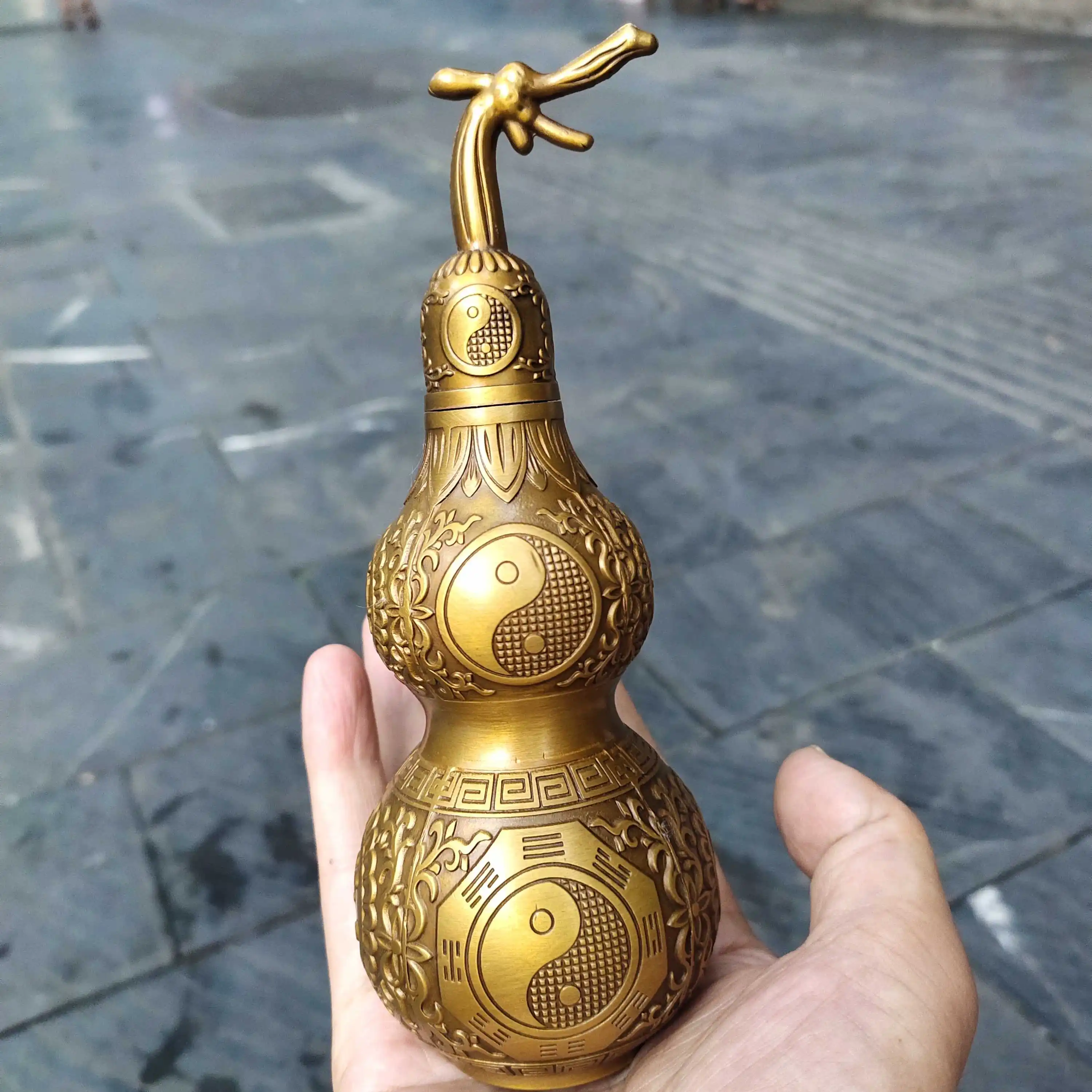 

Chinese Old Pure Brass Gourd Pot,Home Feng Shui Antique Sculpture,Metal Storage Bottle