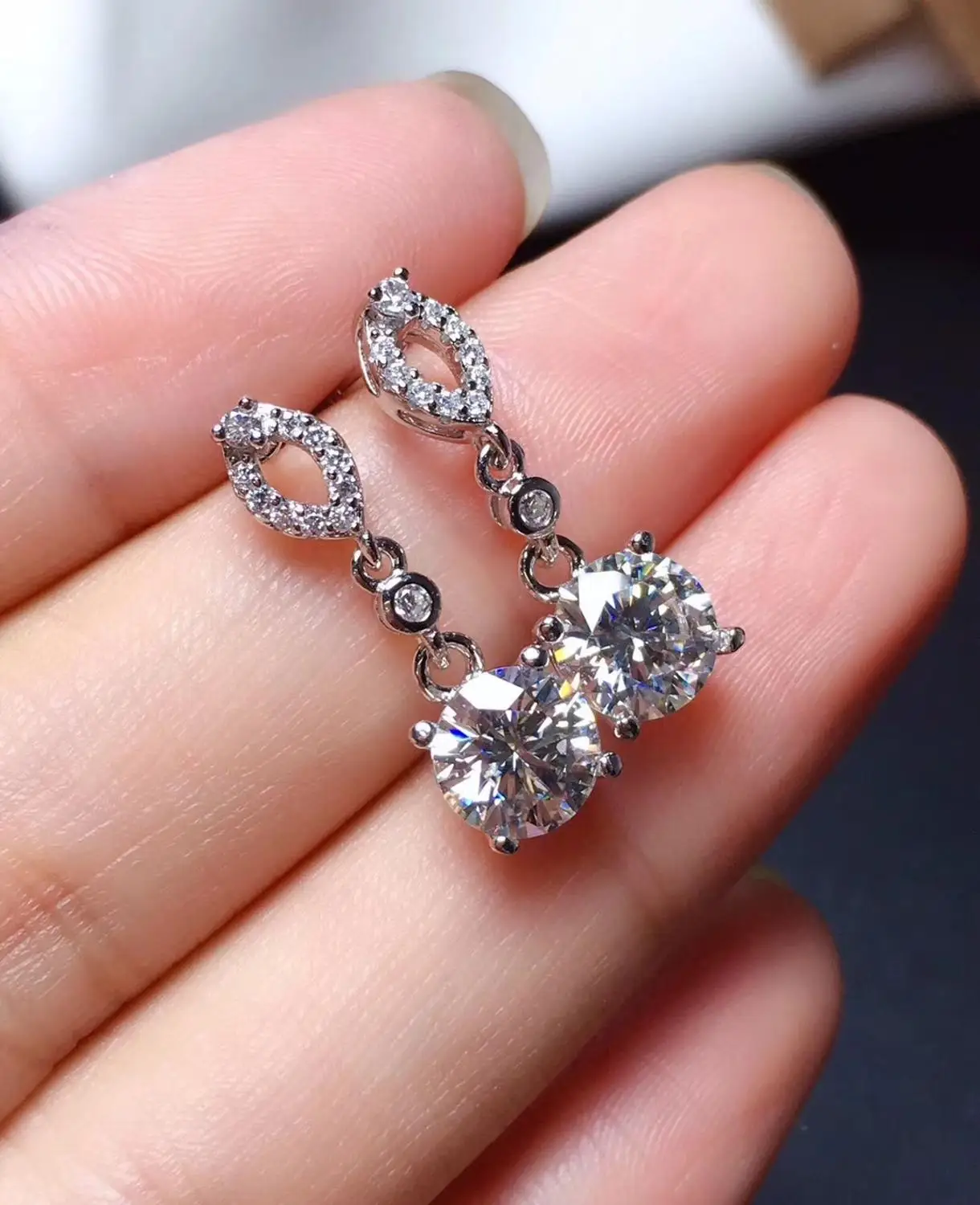 Moissanite популярный стиль рекомендации, леди уха гвозди, 925 пробы серебро, высокая твердость, алмазные заменители