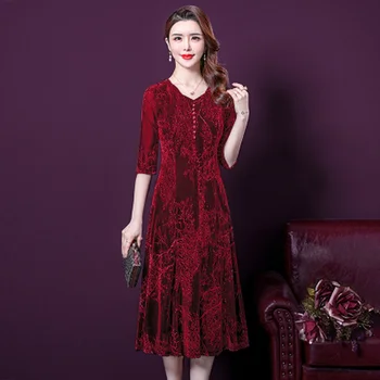 

2020 Atumn Elegant Fashion Dresses Lace Red Gold V-neck Pyrograph Flower Plus Size Middge Aged Mother Dress Dresses for Women