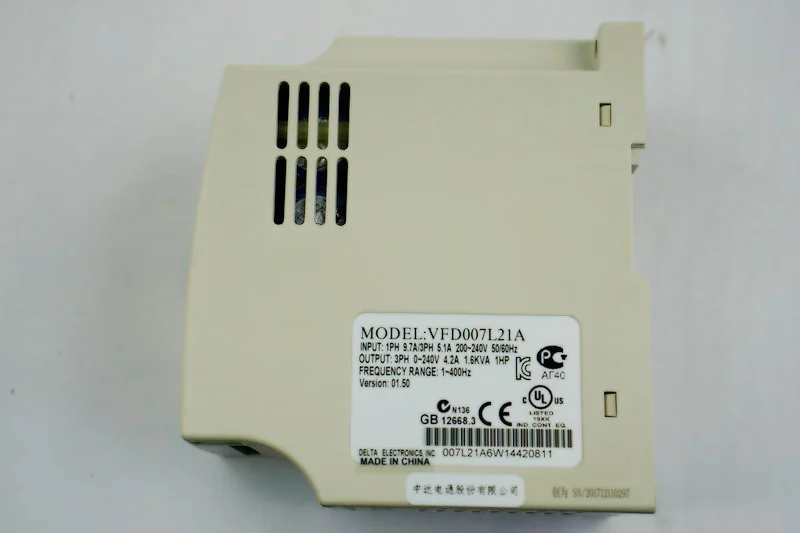 Инвертор VFD007L21A