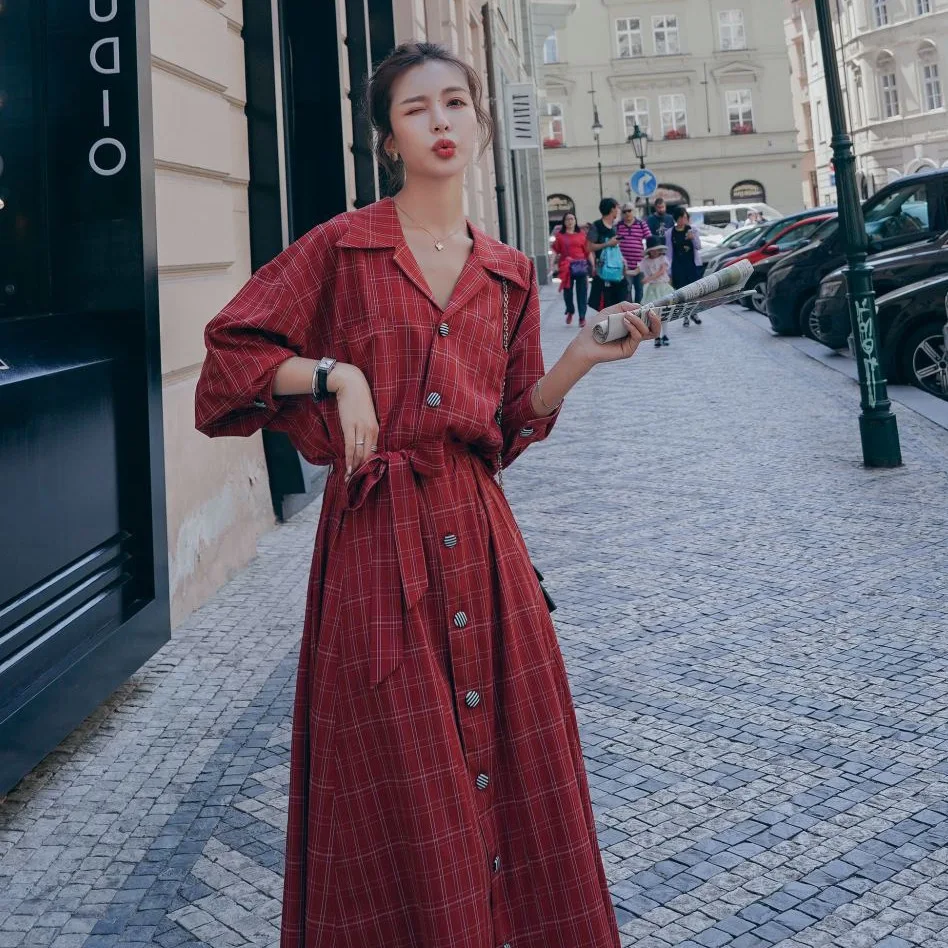 

Photo Shoot CHIC Sense of Design Red Plaid Double Purpose Suit Collar Single Breasted Waist Hugging Lace-up Big Hemline Windbrea
