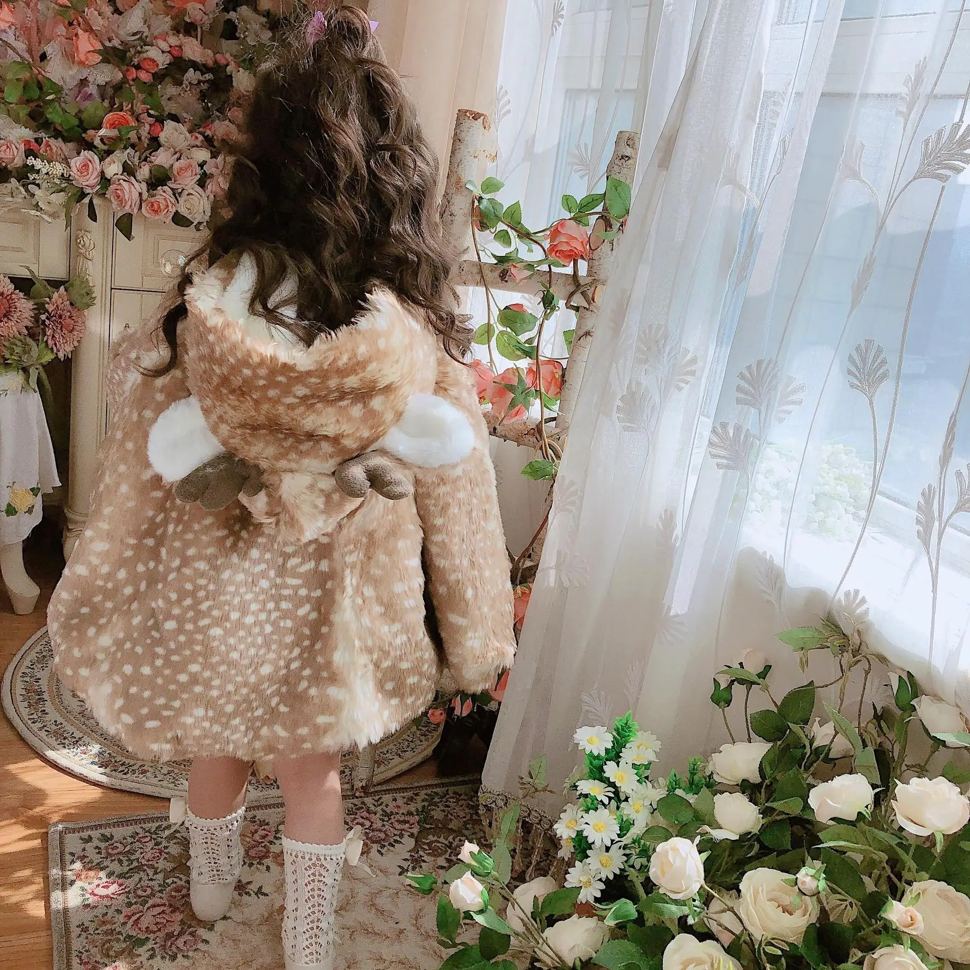 Autumn and Winter Girl's Christmas Cloak Fawn cloak Fashion Style Children's Faux Fur and Velvet Warm Coat Kids Coat CT102 girls coat