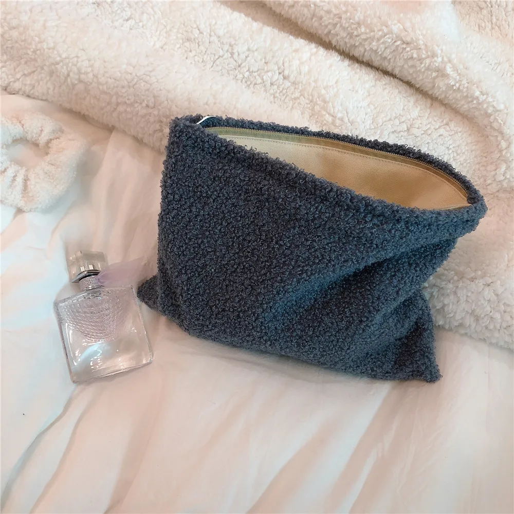 2021 New Cosmetic Bag Plush Beauty Pouch Large Women Travel Toiletry Wash Bag Organizer Necesserie Makeup Storage Case Purple