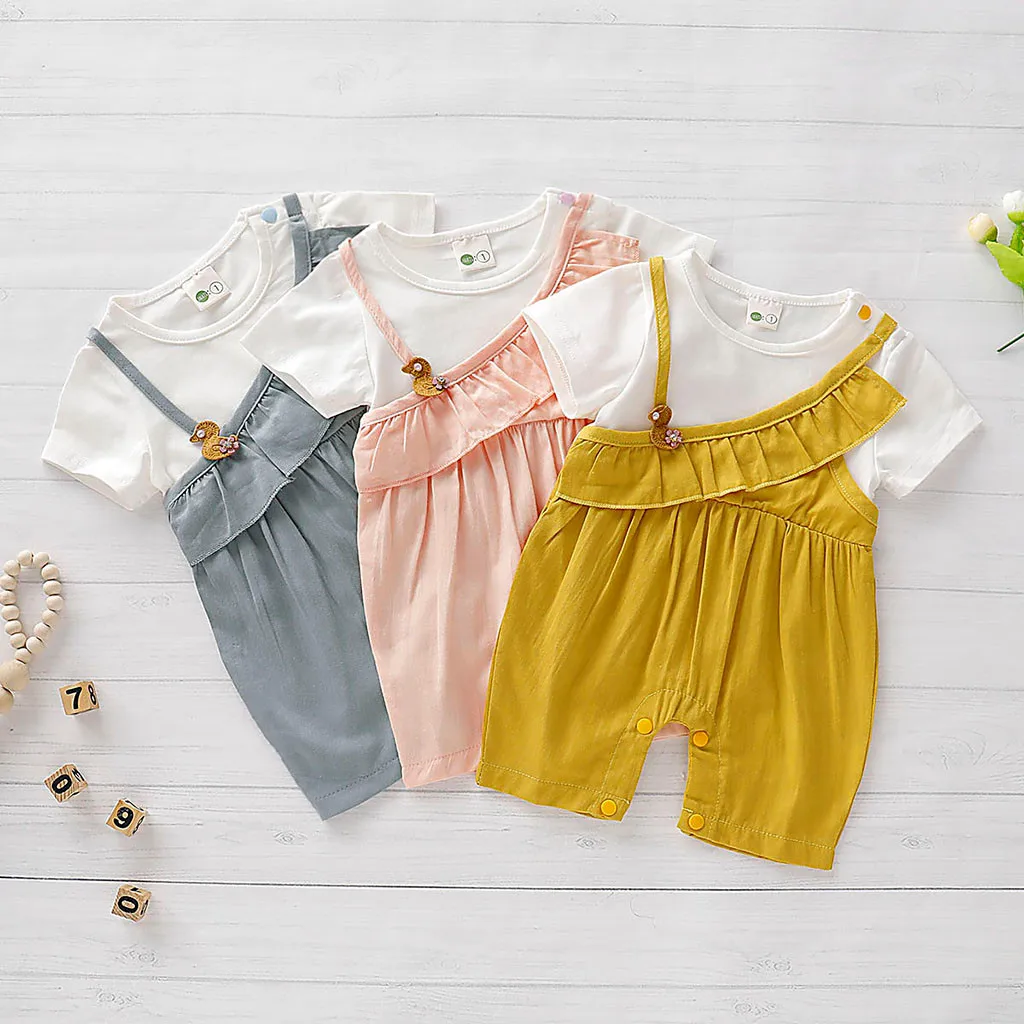 Модный комбинезон для маленьких девочек с рюшами и принтом утки малышей летний