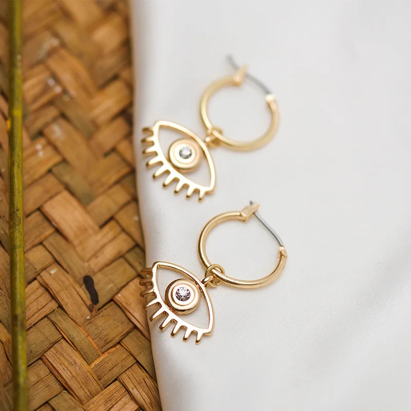 

WTLTC Chic Metal Hollow Eye Hoop Earrings for Women Vintage Hanging Hoops Earrings Statement Minimalist Circle Earrings Charm Accessories