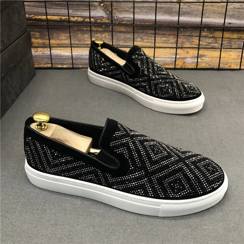 

Fashion men's shoes loafers man casual stone Flats shoes korean male shoes slip on water drilling Fashion sneakers sport shoes