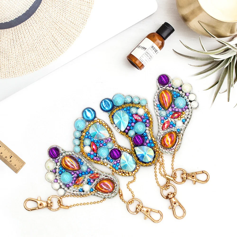 

Special Shaped Daimond Painting 4pcs Cute Foot Keychain Embroidery Stitch Diamond Painting Kit Key Ring Jewelry Gifts