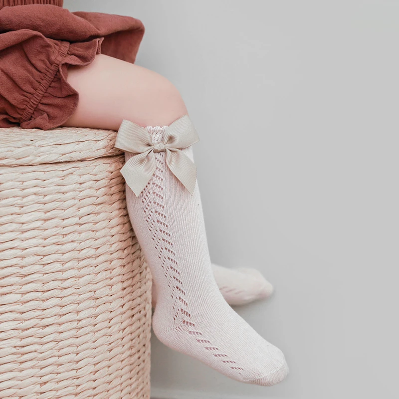 Calcetines largos de algodón con lazo para niñas, medias transpirables de tacto suave, antideslizantes, de estilo español, para recién nacidos, hasta la rodilla