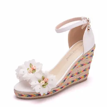 

Plus Size Women Summer 2020 Retro Woman Flowers High Heels Fashion Open Toe Wedges Sandals Female Party Wedding Shoes B0056