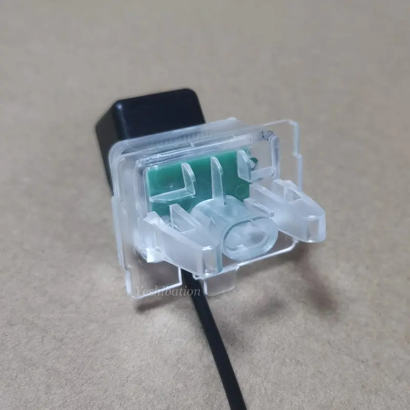 1013-B4-Benz C Class W205 2014-track