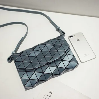 

Diagonal Matte Geometric Women Shoulder Bag Trendy Handbags Lightweight Magnetic Buckle Diamond Envelope Bag for Women