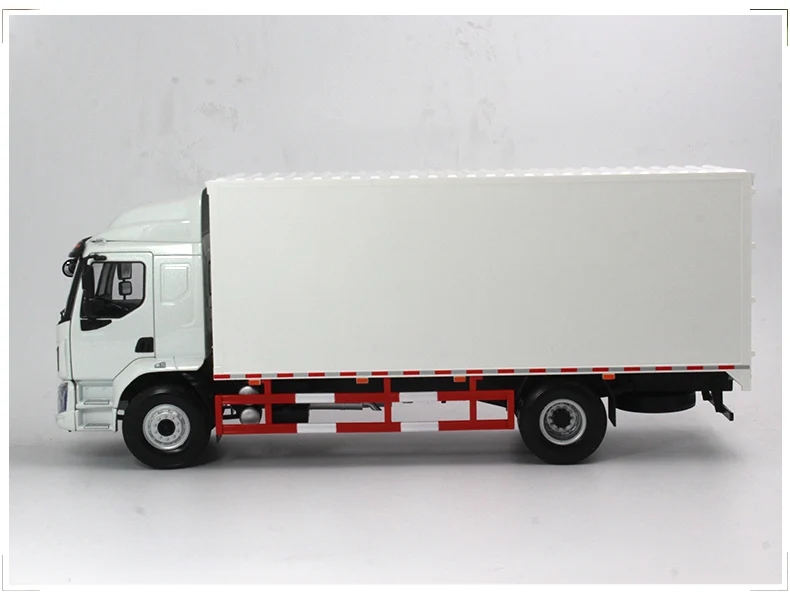 1/24 Dongfeng chenglong M3 светильник модель грузовика 1:24 M3 модель грузовика для продажи