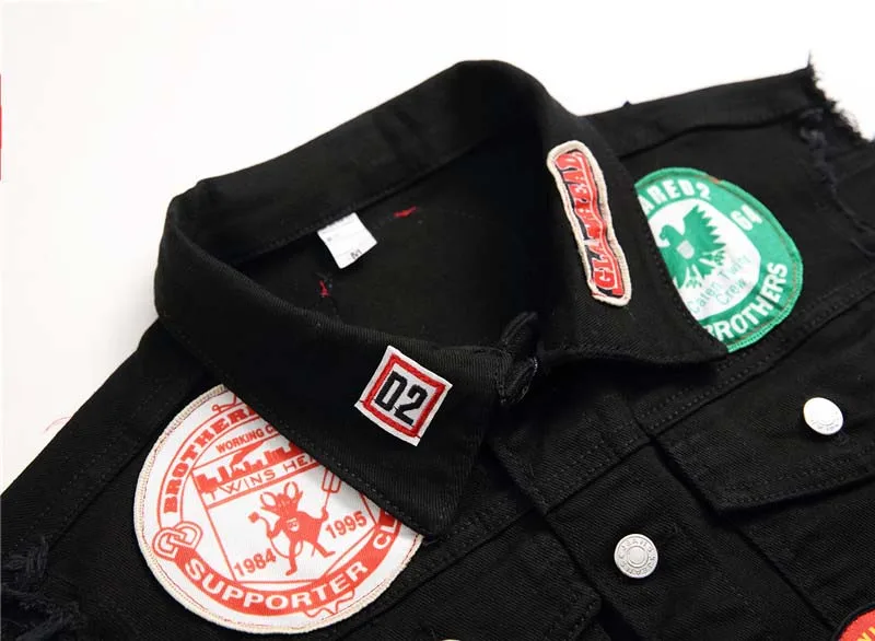 Men High Street Denim Vest Fashion Badge Patchwork Waistcoats For Male Sleeves Jeans Jackets Streetwear (2)